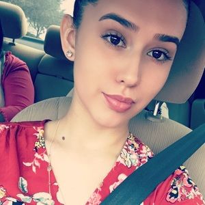 Meet your Posher, Arianna